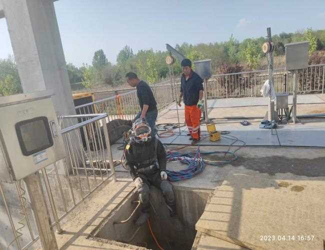 化糞池清理師傅的日常工作你知道多少？