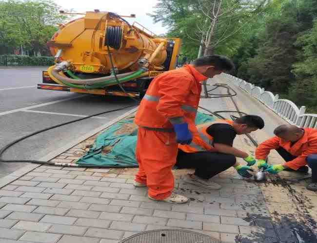 化糞池清理誰負責監管呢地鐵古城家園社區清掏化糞池價格表