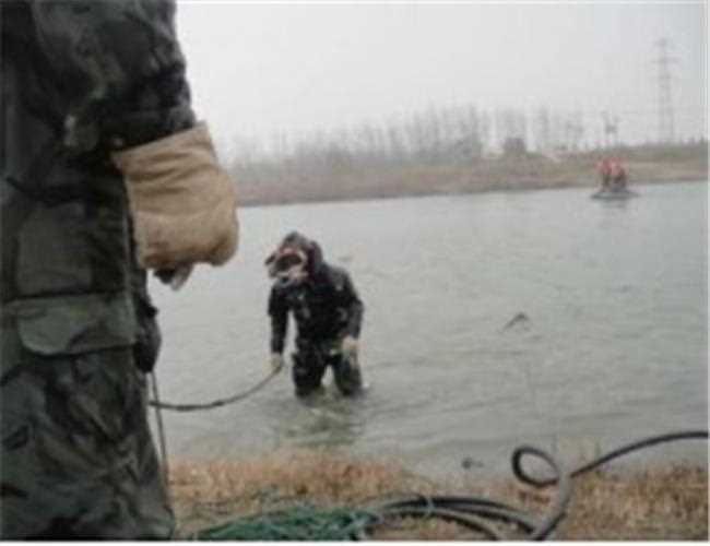 蛙人潛水封堵管道(鄭州蛙人潛水封堵管口)