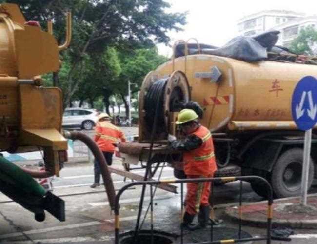 抽污水車(chē)抽一車(chē)需要多少錢(qián).jpg